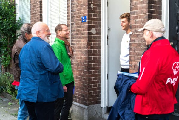 Geef leerkrachten, verpleegkundigen en politieagenten voorrang met woning